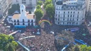 marcha-del-orgullo-plaza-mayo-2022