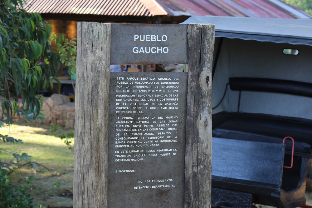 Pueblo Gaucho port