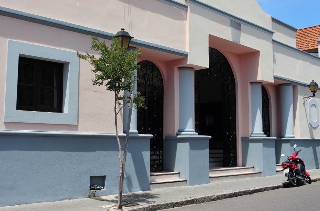 fachada teatro de la casa cultura maldonado diciembre 202322