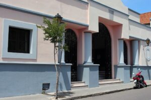fachada teatro de la casa cultura maldonado diciembre 202322