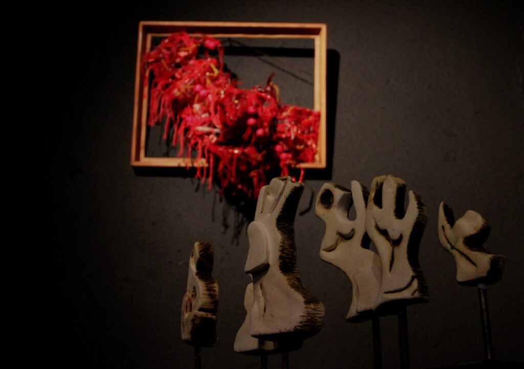 Muestra Escuela Artes Plasticas y Visuales - taller Lutheria (7)